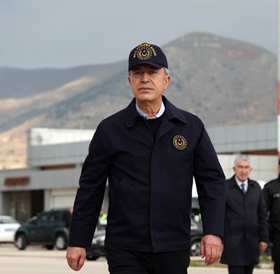 Millî Savunma Bakanı Hulusi Akar ve Beraberindeki TSK Komuta Kademesi, “Rüzgâr Alayı” Olarak da Bilinen 5’inci Komando Alay Komutanlığında İnceleme ve Denetlemelerde Bulundu
