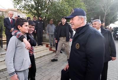 Millî Savunma Bakanı Hulusi Akar ve Beraberindeki TSK Komuta Kademesinden Gökçeada’ya Ziyaret