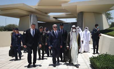 Millî Savunma Bakanı Hulusi Akar, Birleşik Arap Emirlikleri’nde Wahat Al Karama Şehitliğini Ziyaret Etti