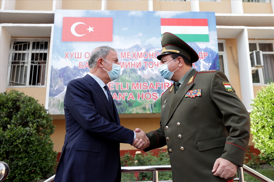 Millî Savunma Bakanı Hulusi Akar, Tacikistan Savunma Bakanı Korg. Şerali Mirzo ile Görüştü