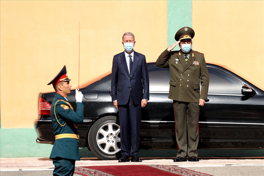Millî Savunma Bakanı Hulusi Akar, Tacikistan Savunma Bakanı Korg. Şerali Mirzo ile Görüştü