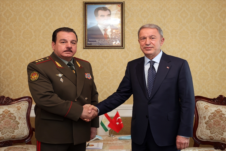 Millî Savunma Bakanı Hulusi Akar, Tacikistan Savunma Bakanı Korg. Şerali Mirzo ile Görüştü