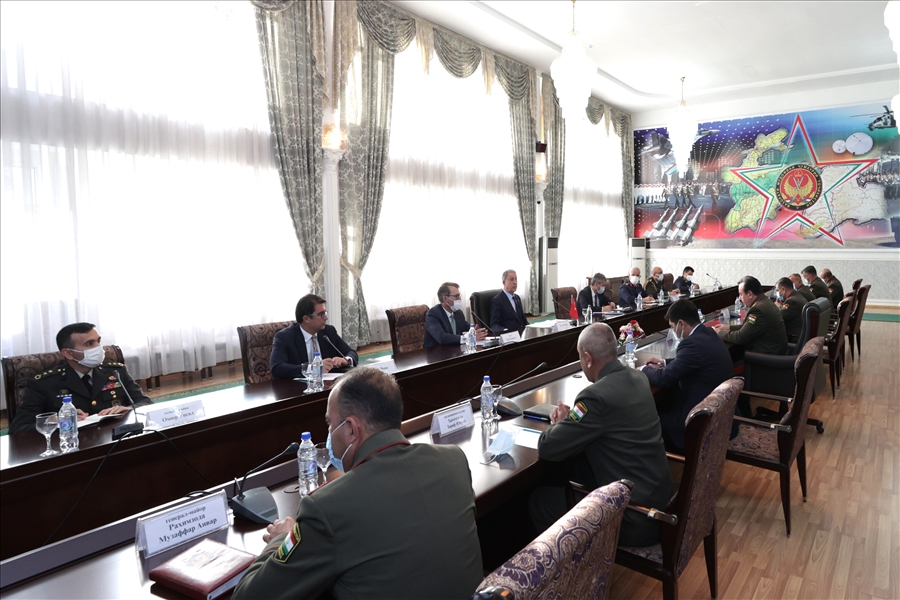 Millî Savunma Bakanı Hulusi Akar, Tacikistan Savunma Bakanı Korg. Şerali Mirzo ile Görüştü