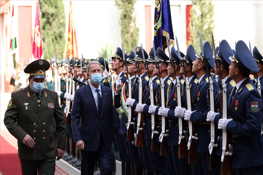 Millî Savunma Bakanı Hulusi Akar, Tacikistan Savunma Bakanı Korg. Şerali Mirzo ile Görüştü