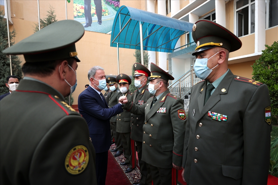 Millî Savunma Bakanı Hulusi Akar, Tacikistan Savunma Bakanı Korg. Şerali Mirzo ile Görüştü