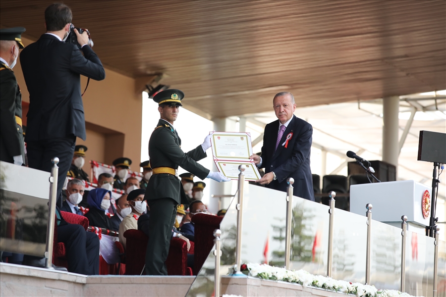 Cumhurbaşkanımız Sn. Erdoğan: “FETÖ İhanet Çetesi ile İrtibatı Olan Yaklaşık 21 Bin TSK Mensubunun Ordumuzla İlişiğini Kestik.”