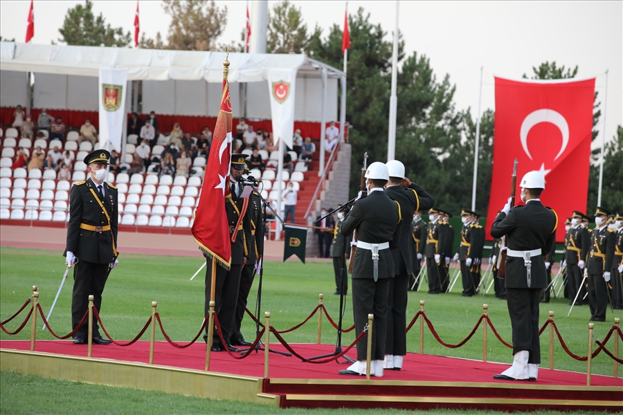 Cumhurbaşkanımız Sn. Erdoğan: “FETÖ İhanet Çetesi ile İrtibatı Olan Yaklaşık 21 Bin TSK Mensubunun Ordumuzla İlişiğini Kestik.”