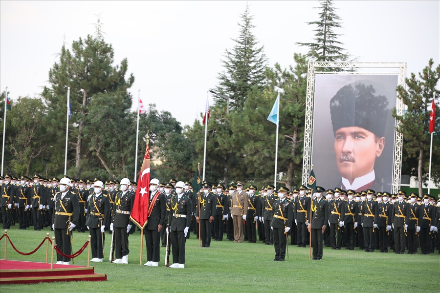 Cumhurbaşkanımız Sn. Erdoğan: “FETÖ İhanet Çetesi ile İrtibatı Olan Yaklaşık 21 Bin TSK Mensubunun Ordumuzla İlişiğini Kestik.”