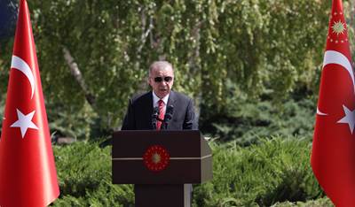 Cumhurbaşkanımız Sn. Erdoğan, Beraberinde Millî Savunma Bakanı Hulusi Akar ve TSK Komuta Kademesi ile Devlet Mezarlığını Ziyaret Etti