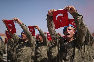 Zorlu Eğitimi Tamamlayan Komandolar Yemin Etti