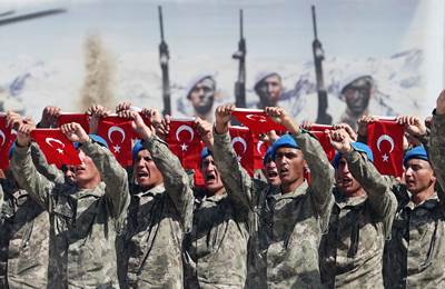 Zorlu Eğitimi Tamamlayan Komandolar Yemin Etti