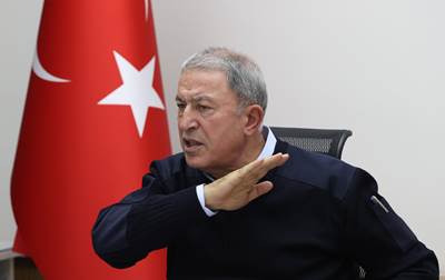 Millî Savunma Bakanı Hulusi Akar, Pençe-Kilit Operasyonu’na Katılan Birliklerin Komutanlarıyla Toplantı Yaptı 
