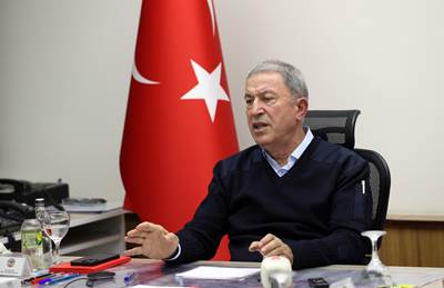 Millî Savunma Bakanı Hulusi Akar, Pençe-Kilit Operasyonu’na Katılan Birliklerin Komutanlarıyla Toplantı Yaptı 