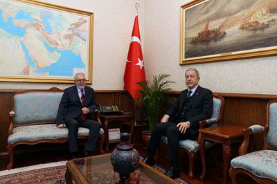 Millî Savunma Bakanı Hulusi Akar, Türkiye-Ermenistan Normalleşme Süreci Özel Temsilcisi Büyükelçi Serdar Kılıç’ı Kabul Etti 