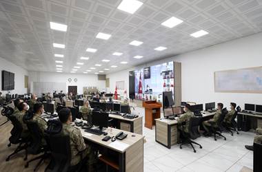 Millî Savunma Bakanı Hulusi Akar, Suriye Sınır Hattında Toplantı Yaptı