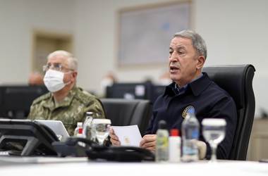 Millî Savunma Bakanı Hulusi Akar, Suriye Sınır Hattında Toplantı Yaptı