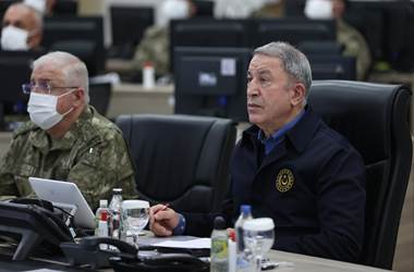 Millî Savunma Bakanı Hulusi Akar, Suriye Sınır Hattında Toplantı Yaptı