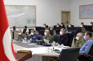 Millî Savunma Bakanı Hulusi Akar, Suriye Sınır Hattında Toplantı Yaptı