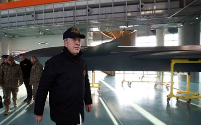 Millî Savunma Bakanı Hulusi Akar ve Beraberindeki TSK Komuta Kademesinden “Kızılelma” Ziyareti