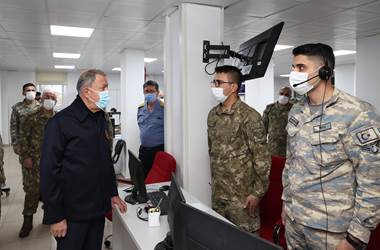 Millî Savunma Bakanı Hulusi Akar Hatay’da Konuştu: “Bizim Toprağımızda Gözü Olanların Gözlerinin Ne Hâle Geldiğini Tarihi Okuyanlar Görür.”