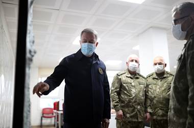 Millî Savunma Bakanı Hulusi Akar Hatay’da Konuştu: “Bizim Toprağımızda Gözü Olanların Gözlerinin Ne Hâle Geldiğini Tarihi Okuyanlar Görür.”