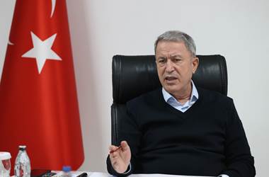 Millî Savunma Bakanı Hulusi Akar Hatay’da Konuştu: “Bizim Toprağımızda Gözü Olanların Gözlerinin Ne Hâle Geldiğini Tarihi Okuyanlar Görür.”