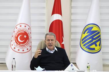 Millî Savunma Bakanı Hulusi Akar, MKE Mühimmat Fabrikasını Ziyaret Ederek Personelle Bir Araya Geldi