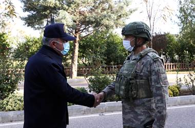 Millî Savunma Bakanı Hulusi Akar ve Beraberindeki TSK Komuta Kademesi Hatay’da