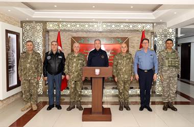 Millî Savunma Bakanı Hulusi Akar ve Beraberindeki TSK Komuta Kademesi Hatay’da