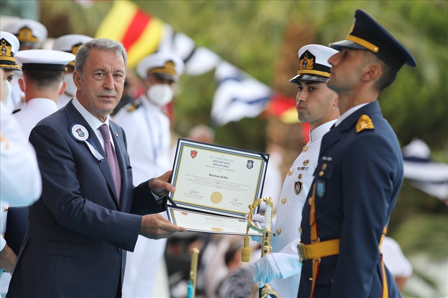 Cumhurbaşkanımız Sn. Erdoğan Teğmenlere Seslendi: “Türk Silahlı Kuvvetlerimiz Artık Daha Güçlüdür, Daha Kabiliyetlidir, Daha Öz Güvenlidir.”