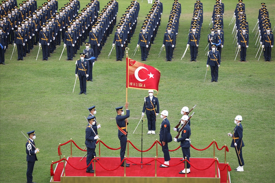 Cumhurbaşkanımız Sn. Erdoğan Teğmenlere Seslendi: “Türk Silahlı Kuvvetlerimiz Artık Daha Güçlüdür, Daha Kabiliyetlidir, Daha Öz Güvenlidir.”