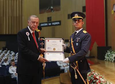 Cumhurbaşkanımız Sayın Erdoğan, Deniz ve Hava Harp Okulu Diploma Alma ve Sancak Devir Teslim Töreni'nde Konuştu