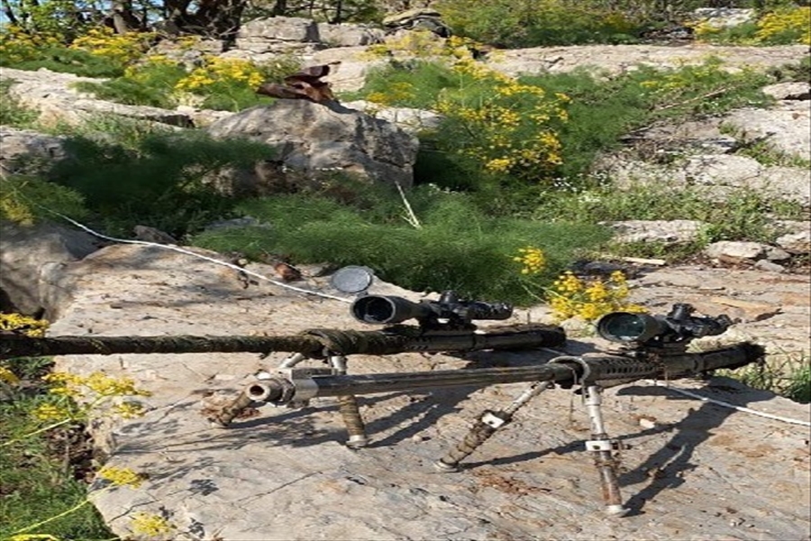 Bir Mağarada Etkisiz Hâle Getirilen 7 PKK’lı Teröristin Yanında Bulunan Silah ve Mühimmatın Görüntüleri