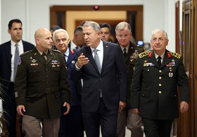 Millî Savunma Bakanı Hulusi Akar, NATO Avrupa Müttefik Yüksek Komutanı (SACEUR) Org. Christopher G. Cavoli’yi Kabul Etti
