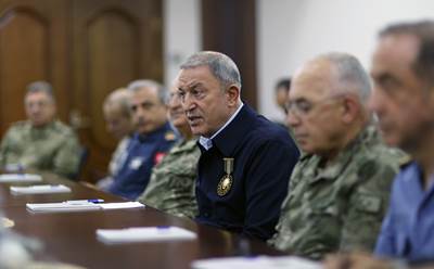 Millî Savunma Bakanı Hulusi Akar’a Azerbaycan’da Madalya Tevcih Edildi