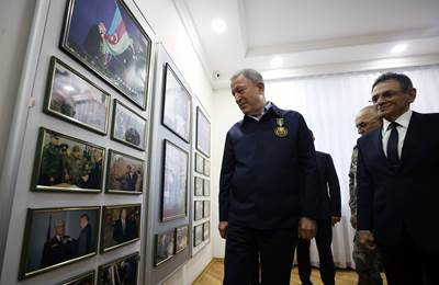 Millî Savunma Bakanı Hulusi Akar’a Azerbaycan’da Madalya Tevcih Edildi