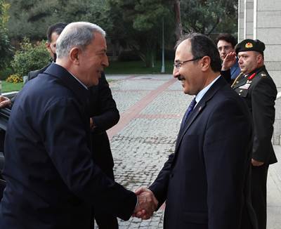 Millî Savunma Bakanı Hulusi Akar ve Beraberindeki TSK Komuta Kademesi, Bakü Büyükelçiliğimizi Ziyaret Etti