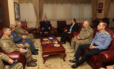 Millî Savunma Bakanı Hulusi Akar ve Beraberindeki TSK Komuta Kademesi, Bakü Büyükelçiliğimizi Ziyaret Etti