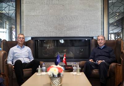 Millî Savunma Bakanı Hulusi Akar, NATO Genel Sekreteri Jens Stoltenberg ile Görüştü