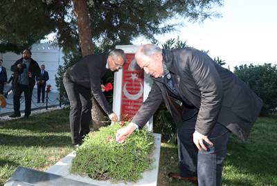Millî Savunma Bakanı Hulusi Akar ve NATO Genel Sekreteri Jens Stoltenberg’den Şehitler Abidesi’ne Ziyaret
