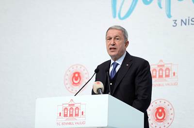 Millî Savunma Bakanı Hulusi Akar ve Beraberindeki TSK Komuta Kademesi Şehit Aileleri ve Gazilerle İftarda Buluştu