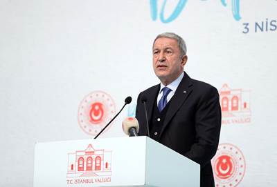 Millî Savunma Bakanı Hulusi Akar ve Beraberindeki TSK Komuta Kademesi Şehit Aileleri ve Gazilerle İftarda Buluştu