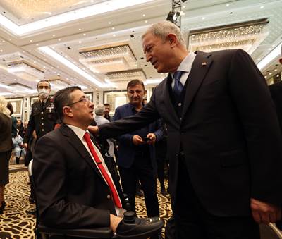 Millî Savunma Bakanı Hulusi Akar ve Beraberindeki TSK Komuta Kademesi Şehit Aileleri ve Gazilerle İftarda Buluştu