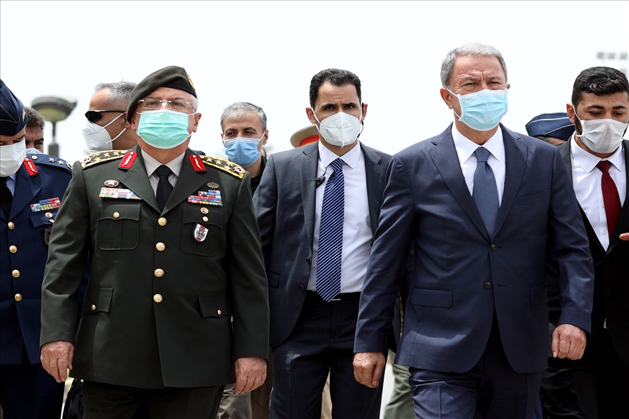 Millî Savunma Bakanı Hulusi Akar, Libya’da Görevli Mehmetçiklerimizle Bir Araya Geldi