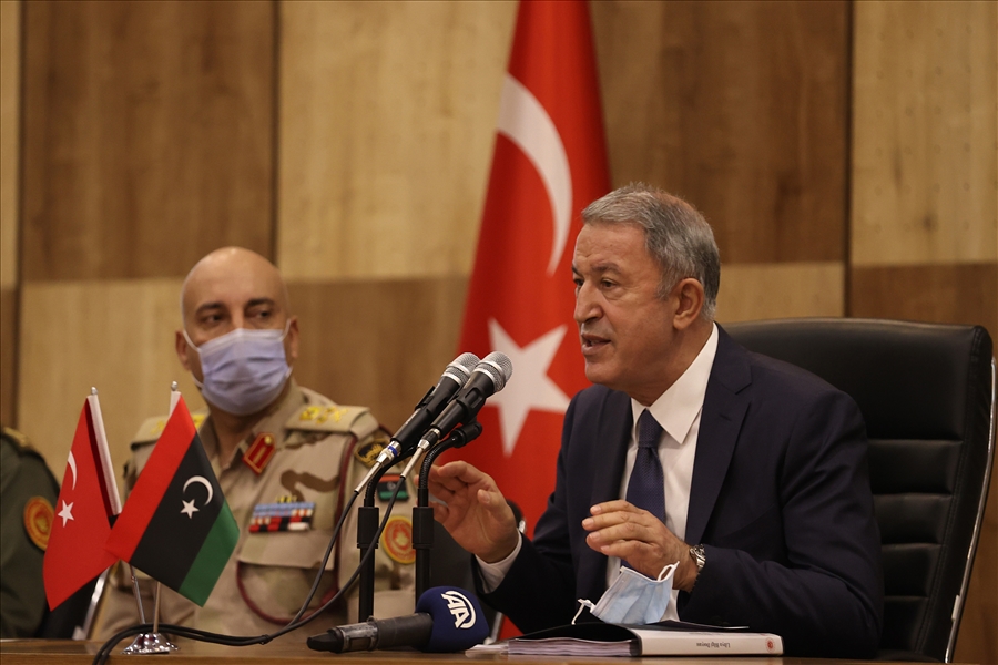 Millî Savunma Bakanı Hulusi Akar, Libya’da Görevli Mehmetçiklerimizle Bir Araya Geldi