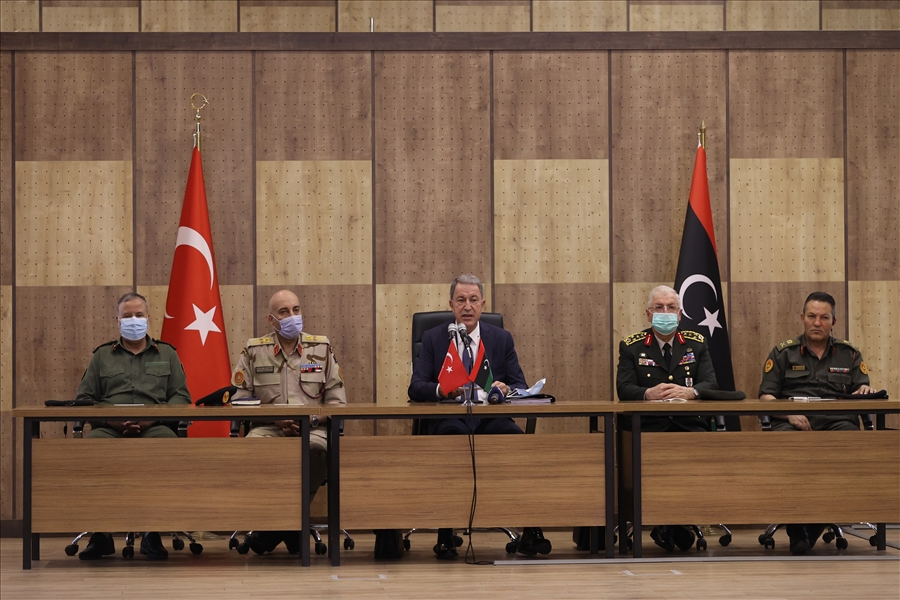 Millî Savunma Bakanı Hulusi Akar, Libya’da Görevli Mehmetçiklerimizle Bir Araya Geldi