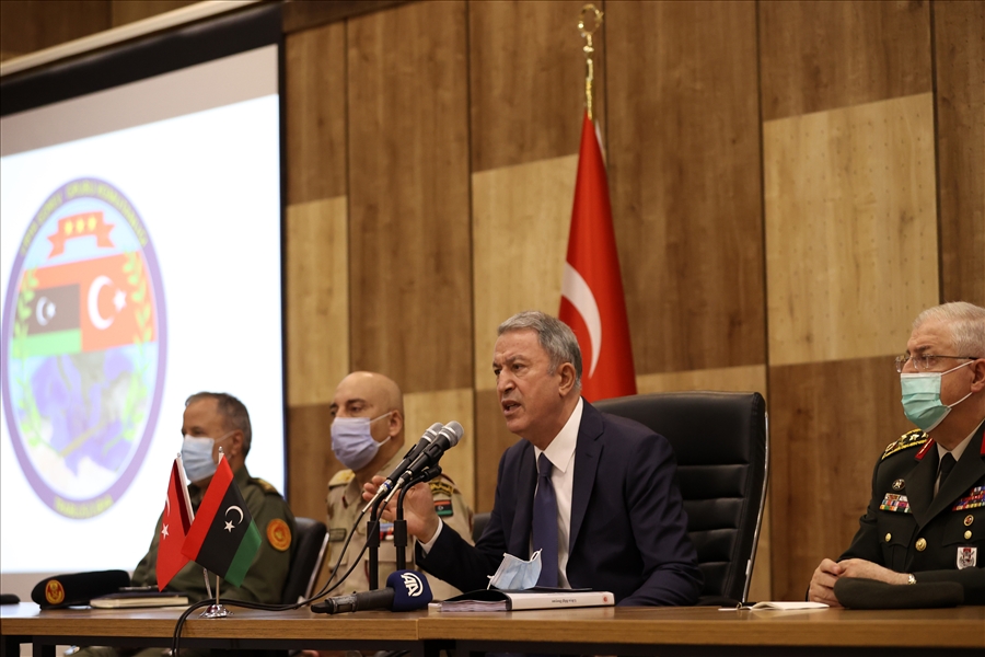 Millî Savunma Bakanı Hulusi Akar, Libya’da Görevli Mehmetçiklerimizle Bir Araya Geldi