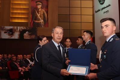 Millî Savunma Bakanı Hulusi Akar ve Beraberindeki TSK Komuta Kademesi Hava Harp Okulu Yeni Eğitim Öğretim Yılının Açılış Törenine Katıldı