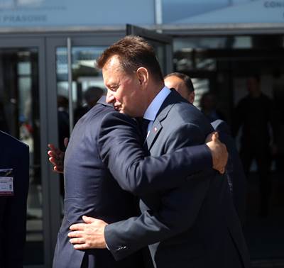 Millî Savunma Bakanı Hulusi Akar, “MSPO Uluslararası Savunma Sanayi Fuarı”nı Ziyaret Eden Polonya Cumhurbaşkanı Andrzej Duda’ya Eşlik Etti