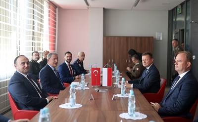 Millî Savunma Bakanı Hulusi Akar, “MSPO Uluslararası Savunma Sanayi Fuarı”nı Ziyaret Eden Polonya Cumhurbaşkanı Andrzej Duda’ya Eşlik Etti